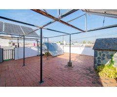 Gran vivienda adosada, de esquina en San José de La Rinconada!!!