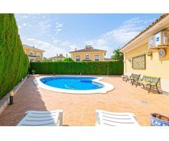 Casa-Chalet en Venta en Montequinto Sevilla