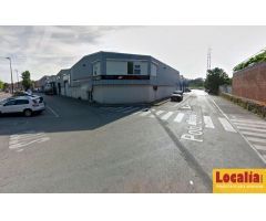 Nave industrial con 1024m2 en Santiago de Carates