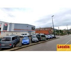 Nave industrial con 1024m2 en Santiago de Carates
