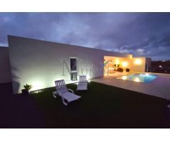 "Venta de espléndida villa en Lajares, Fuerteventura! Descubre tu refugio de ensueño"