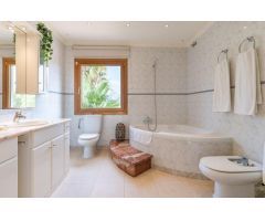 Fabulosa y Espaciosa Villa con Jardín - Licencia turística para 12 personas - Peguera