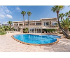 Fabulosa y Espaciosa Villa con Jardín - Licencia turística para 12 personas - Peguera