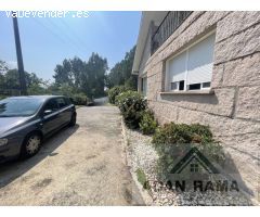 Venta de casa en Meis, de 325m2 con 5 dormitorios y 3 baños con plaza de garaje