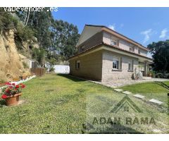 Venta de casa en Meis, de 325m2 con 5 dormitorios y 3 baños con plaza de garaje