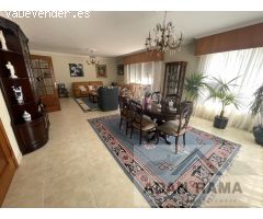 Venta de casa en Meis, de 325m2 con 5 dormitorios y 3 baños con plaza de garaje