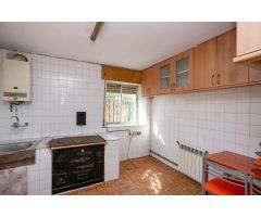 CASA-CUADRA Y PARCELA