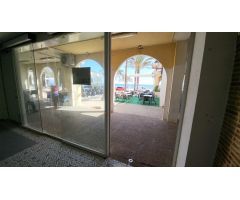 Local comercial listo para abrir y funcionar en 1ª linea en Los Arenales del Sol