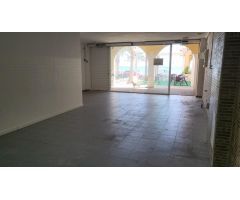 Local comercial listo para abrir y funcionar en 1ª linea en Los Arenales del Sol
