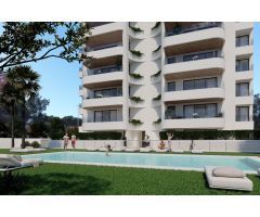 Gran Ático con 2 terrazas y solarium privado 52m2 con preciosas vistas al mar piscina y parking