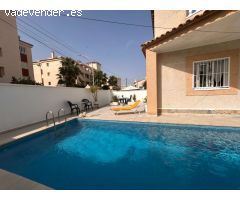 Hermosa villa con piscina privada en La Florida