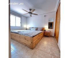 Preciosa Vivienda Tipo Quad de 3 Dormitorios y 2 Baños con Piscina Comunitaria en Comunidad Cerrada 