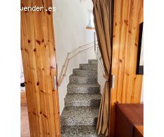 Preciosa Vivienda Tipo Quad de 3 Dormitorios y 2 Baños con Piscina Comunitaria en Comunidad Cerrada 