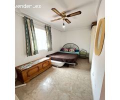 Preciosa Vivienda Tipo Quad de 3 Dormitorios y 2 Baños con Piscina Comunitaria en Comunidad Cerrada 