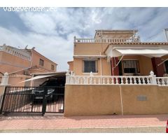 Preciosa Vivienda Tipo Quad de 3 Dormitorios y 2 Baños con Piscina Comunitaria en Comunidad Cerrada 