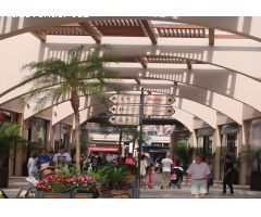 Preciosa Vivienda Tipo Quad de 3 Dormitorios y 2 Baños con Piscina Comunitaria en Comunidad Cerrada 