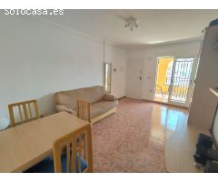 Apartamento en planta alta con vistas al lago salado de 2 dormitorios y 1 baño.