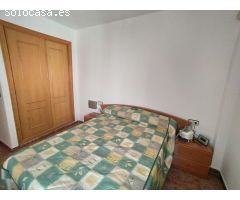 Apartamento en planta alta con vistas al lago salado de 2 dormitorios y 1 baño.