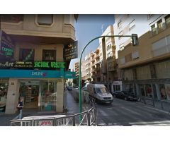 MAGNÍFICO LOCAL COMERCIAL CON SOTANO MUY CENTRICO Y AMPLIO, PROXIMO A MERCADONA E HIPERBER EN ELCHE