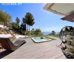 Casa independiente en una sola planta con piscina y parcela de 1.600m2 en Benalmadena