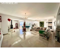 Casa independiente en una sola planta con piscina y parcela de 1.600m2 en Benalmadena