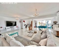 Casa independiente en una sola planta con piscina y parcela de 1.600m2 en Benalmadena