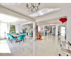 Casa independiente en una sola planta con piscina y parcela de 1.600m2 en Benalmadena
