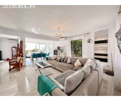 Casa independiente en una sola planta con piscina y parcela de 1.600m2 en Benalmadena