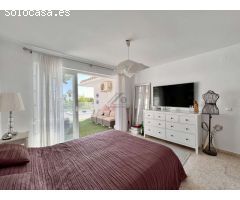 Casa independiente en una sola planta con piscina y parcela de 1.600m2 en Benalmadena