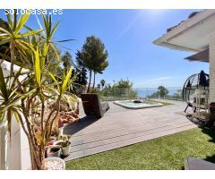 Casa independiente en una sola planta con piscina y parcela de 1.600m2 en Benalmadena