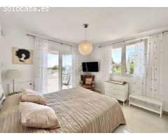 Casa independiente en una sola planta con piscina y parcela de 1.600m2 en Benalmadena