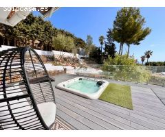 Casa independiente en una sola planta con piscina y parcela de 1.600m2 en Benalmadena