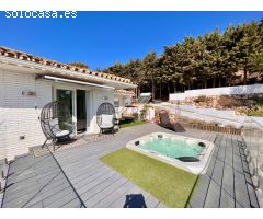 Casa independiente en una sola planta con piscina y parcela de 1.600m2 en Benalmadena