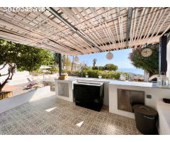 Casa independiente en una sola planta con piscina y parcela de 1.600m2 en Benalmadena