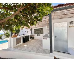 Casa independiente en una sola planta con piscina y parcela de 1.600m2 en Benalmadena