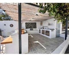Casa independiente en una sola planta con piscina y parcela de 1.600m2 en Benalmadena