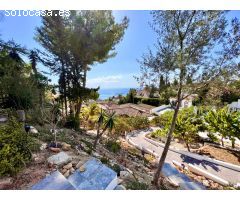 Casa independiente en una sola planta con piscina y parcela de 1.600m2 en Benalmadena