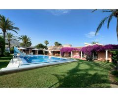 Impresionante villa con jardín y piscina climatizada en Torremuelle