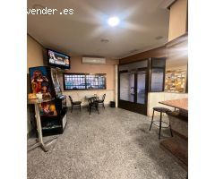 BAR EN PLENO FUNCIONAMIENTO