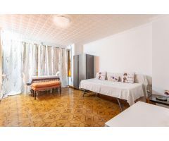 FANTASTICO Y ESPACIOSO PISO DE 5 HABITACIONES EN EL CENTRO DE ALZIRA!!! MUY BIEN UBICADO!