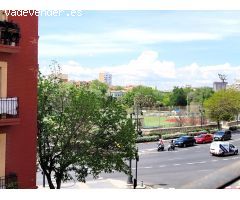 OPORTUNIDAD DE ORO PARA VIVIR JUNTO AL RÍO Y PERSONALIZAR SU HOGAR