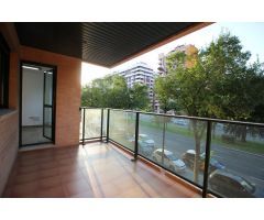 MAGNIFICA OFICINA EXCLUSIVA DE  133M2 , EN AVDA FRANCIA, TODO EXTERIOR , SEMINUEVA , CON GARAJE