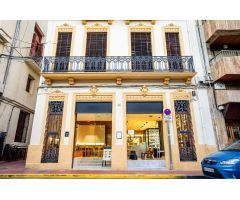 TRASPASO Cafetería-Repostería de Alta Gama Con Terraza – Espíritu Francés, Ubicación Perfecta de la 
