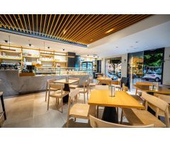 TRASPASO Cafetería-Repostería de Alta Gama Con Terraza – Espíritu Francés, Ubicación Perfecta de la 