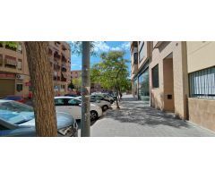 SE  VENDE PISO  DUPLEX INDEPENDIENTES  UNO DEL OTRO EN MUY BUENA ZONA PEGADO AL HOSPITAL