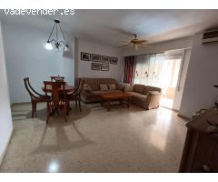 Se alquila piso en muy buena zona con urbanizacion con piscina