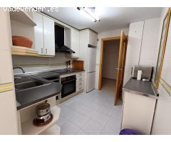 Se alquila piso en muy buena zona con urbanizacion con piscina