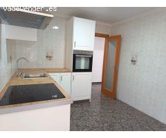SE VENDE PISO EN MUY BUENA ZONA ,GRANDE REFORMADO Y AMUEBLADO