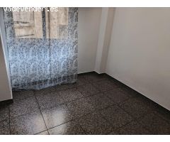 SE VENDE PISO EN MUY BUENA ZONA ,GRANDE REFORMADO Y AMUEBLADO