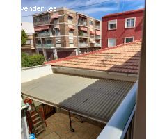 SE VENDE CASA EN MUY BUENA ZONA ,REFORMADA
